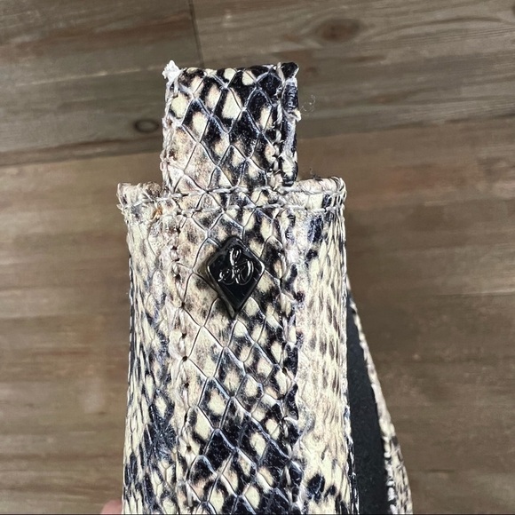 NEW Sam Edelman Snakeskin Reesa Chelsea Ankle Boots - Picture 11 of 13